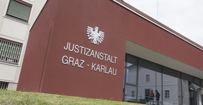 Die Justizanstalt Graz-Karlau von außen, in der es zu einem tragischen Brand gekommen ist