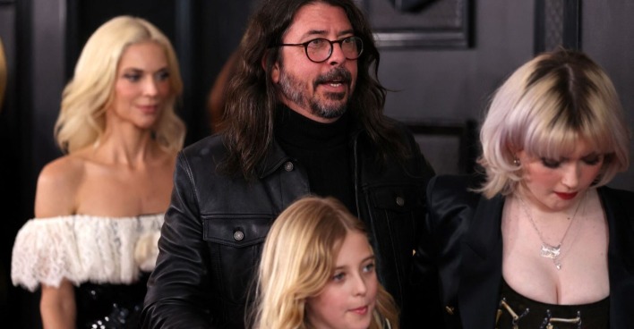Foo Fighters-Frontmann Dave Grohl auf einer Gala Veranstaltung mit seiner Frau und Kindern