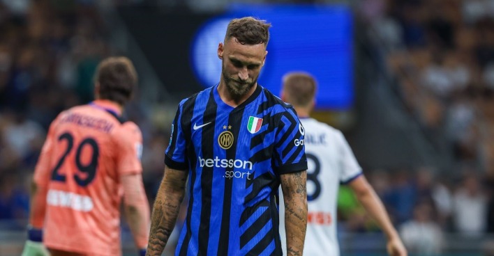 Marko Arnautovic steht auf Spielfeld
