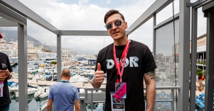 Mesut Özil beim Formel Eins Grand Prix in Monaco