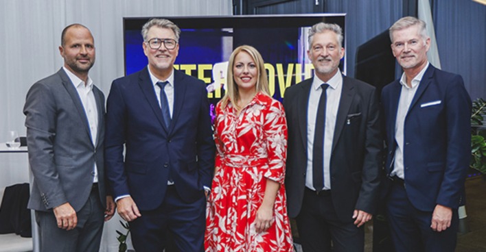 LR Marco Tittler, IM Friseure Günther Plaickner, Moderatorin  Marion Lenz , Alexander Brendel (Paul Mitchell Österreich) und Casino Dir. Bernhard Moosbrugger (v. li.)