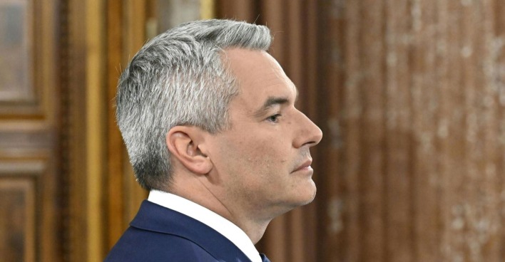 ÖVP-Chef Karl Nehammer bei seinem ersten Fernsehauftritt nach der Wahl
