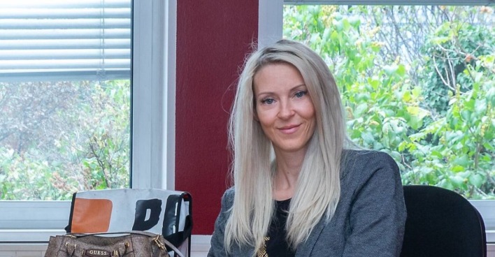 Simone Lugner an ihrem Arbeitsplatz in der Lugner City.
