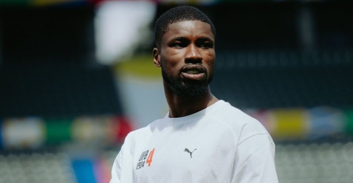 Kevin Danso auf Fußballplatz