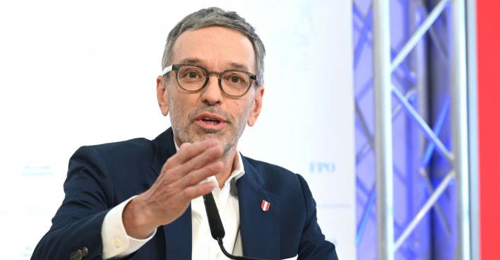 FPÖ-Chef Herbert Kickl äußert sich erstmals zu seinem Gespräch mit Karl Nehammer.