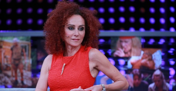 Mausi Lugner nachdenklich