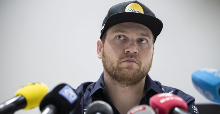 Der Schweizer Skirennfahrer Niels Hintermann bei einer Medienkonferenz