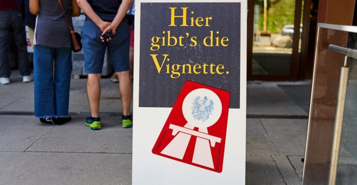 Schild für Vignettenverkauf.