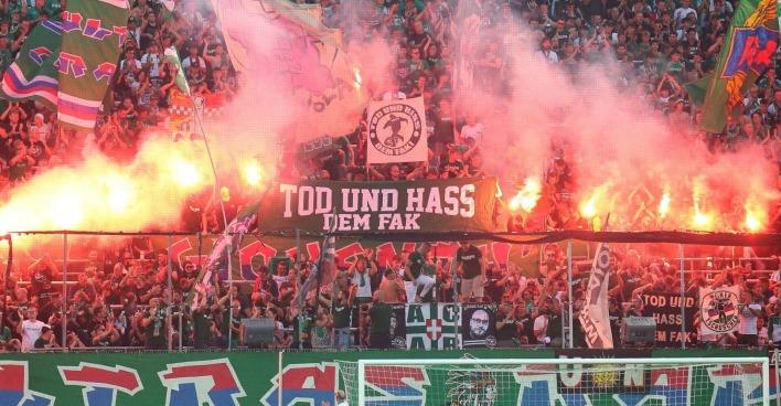 Spruchbänder des SK Rapid