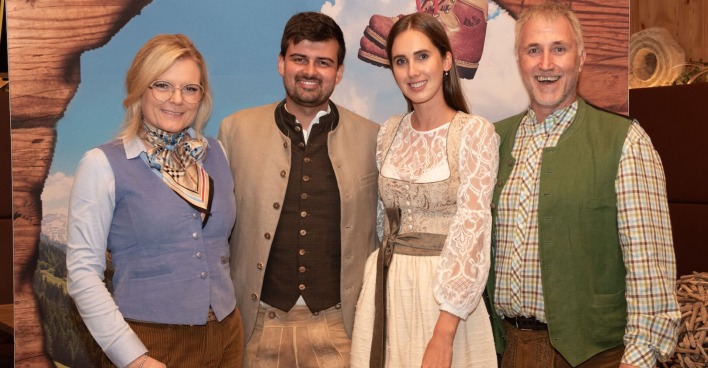 Vertreter der Wirtschaft in Tracht