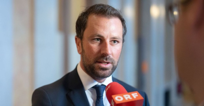 Rücktritt: Nach der Affäre um das Jagdfoto ist Georg Dornauer jetzt zurückgetreten