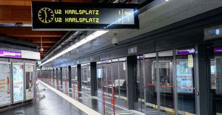 Haltestelle der U2.
