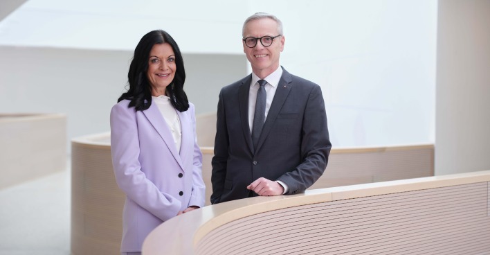 Kathrin Kühtreiber-Leitner, Vorstandsdirektorin, und Othmar Nagl, Generaldirektor der OÖ Versicherung.