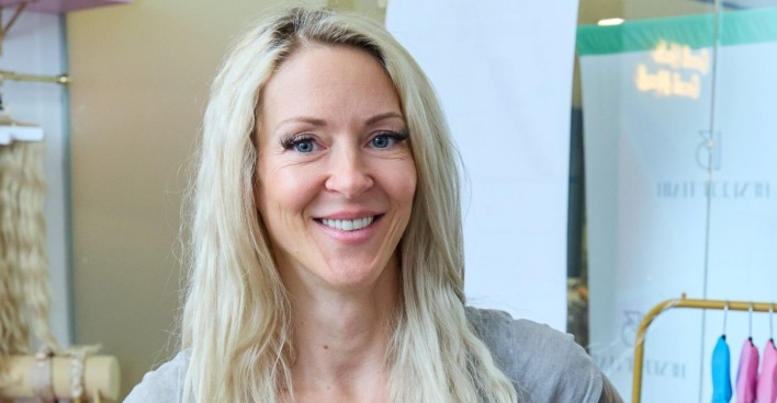 Simone Lugner lächelt
