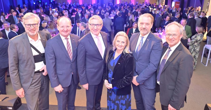 Wirtschaftskammer-Präsidium: Direktor Karl-Heinz Dernoscheg, Vizepräsident Herbert Ritter, Präsident Josef Herk, Vizepräsidentin Gabi Lechner, Vizepräsident Andreas Herz und Direktor-Stv. Gerhard Kienzl.
