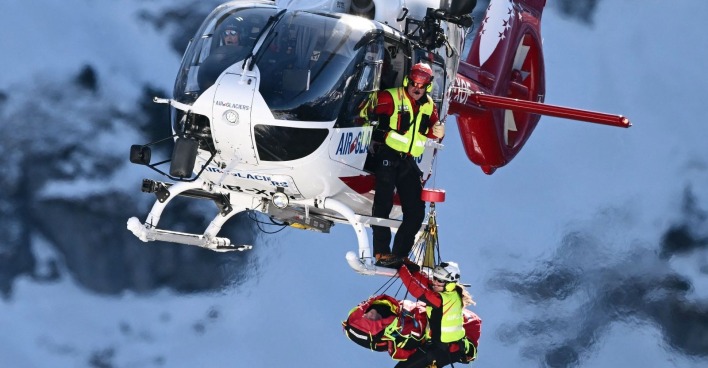Blaise Giezendanner wird abtransportiert