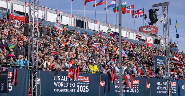 Zuschauerbereich bei der Ski-WM in Saalbach.