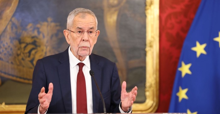 Van der Bellen äußert sich erstmals nach dem Rücktritt von Karl Nehammer.
