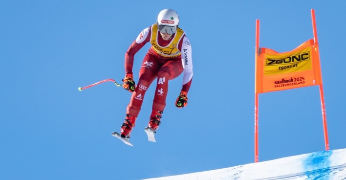 Sprung: Mirjam Puchner auf der Piste.
