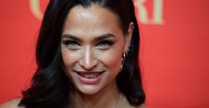 Amira Aly lächelt