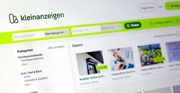Weil eine Mutter ihr Baby auf der Seite kleinanzeigen.de zum Verschenken angeboten hat, haben besorgte Nutzer die Polizei alarmiert.