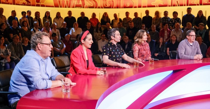 Caroline Athanasiadis während der Sendung "Was gibt es neues?"