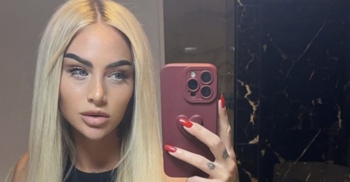 Alisha Lehmann macht ein Selfie
