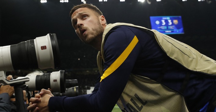 Marko Arnautovic jubelt an der Seitenlinie: Der ÖFB-Star erlebte das dramatische 4:3 seines Klubs Inter Mailand hautnah auf der Bank mit.
