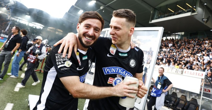 Otar Kiteishvili (Sturm Graz /links) und Dimitri Lavalee (Sturm Graz) nach der Admiral Bundesliga- Begegnung / Meistergruppe / 10. Runde zwischen SK Puntigamer Sturm Graz und RZ Pellets WAC