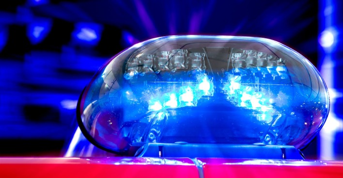 Eingeschaltete Sirene eines Feuerwehrfahrzeuges