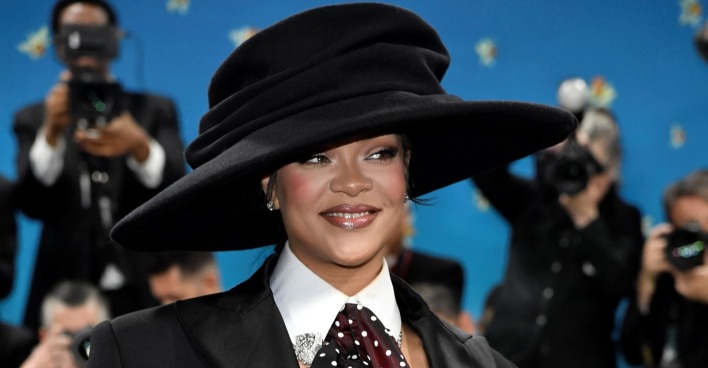 Rihanna besucht die Benefizgala des Costume Institute des Metropolitan Museum of Art zur Eröffnung der Ausstellung "Superfine: Tailoring Black Style" am Montag, 5. Mai 2025, in New York