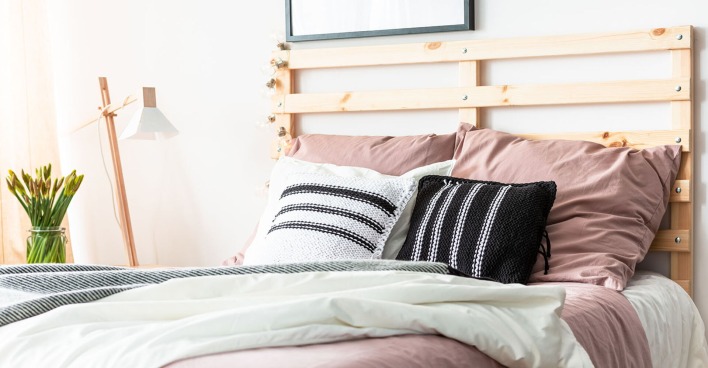 Helles Schlafzimmer | Credit: iStock.com/KatarzynaBialasiewicz