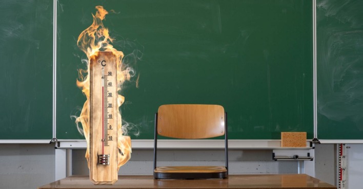 Aufnahme eines Klassenzimmers mit einem bearbeitetem Thermometer