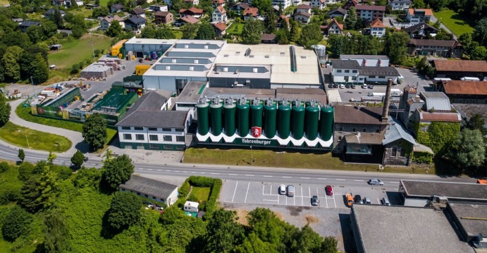 Luftaufnahme der Fohrenburger Brauerei im vorarlbergerischen Bludenz