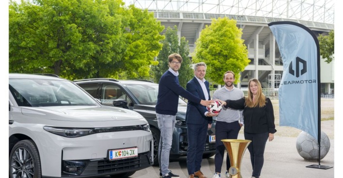 v.l.n.r.:  Christoph Neuhold, sporteo Head of International Sales – Christian Bley, Leapmotor Brand Manager Austria – Eric Weixlbaumer, sporteo Sales Manager –  Caroline Maur, Head of Marketing Leapmotor Austria