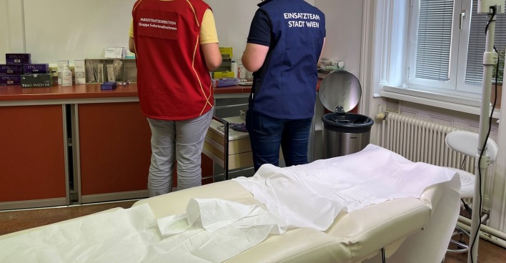 Gruppe Sofortmaßnahmen deckt illegale Schönheitsklinik in Wien Simmering auf