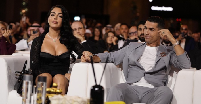 Cristiano Ronaldo (40) und Georgina Rodríguez (31) haben ihre Verlobung via romantischem Instagram-Post bekanntgegeben.