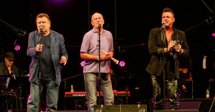 Lukas Resitarits, Herbert Prohaska und Pete Art auf der Donaubühne Tulln anlässlich des anstehenden 70. Geburtstags von Herbert prohaska