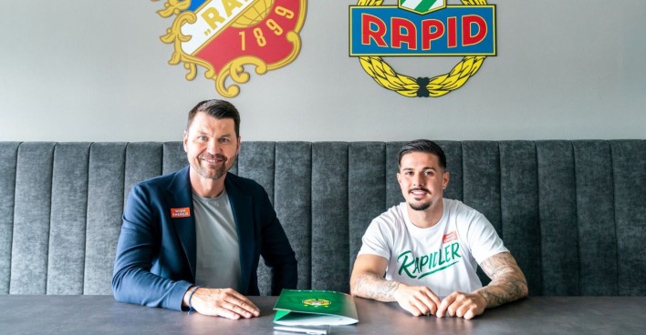Marco Tilio und Markus Katzer bei der Vertragsunterzeichnung des SK Rapid