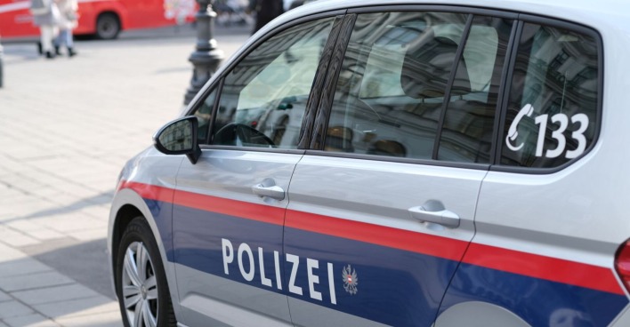 Ein 16-Jähriger flüchtete mit seinem Moped vor einer Polizeikontrolle in Amstetten.