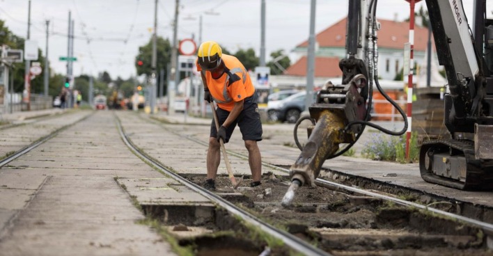 Baustelle der Wiener Linien auf der Wiener Straßenbahnlinie 71 auf der Simmeringer Hauptstraße