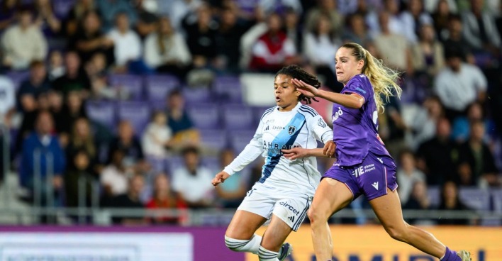 v.l. Deja Davis (Paris FC) und Louise Schöffel (FK Austria Wien) anlässlich des Fußball-Champions-League-Qualifikations Rückspieles der Frauen zwischen FK Austria Wien und Paris FC, am Donnerstag 18. September in Wien.