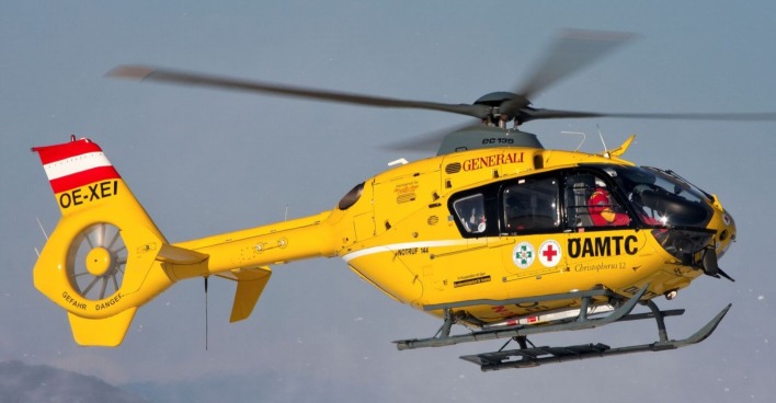 Rettungshubschrauber des ÖAMTC in der Luft