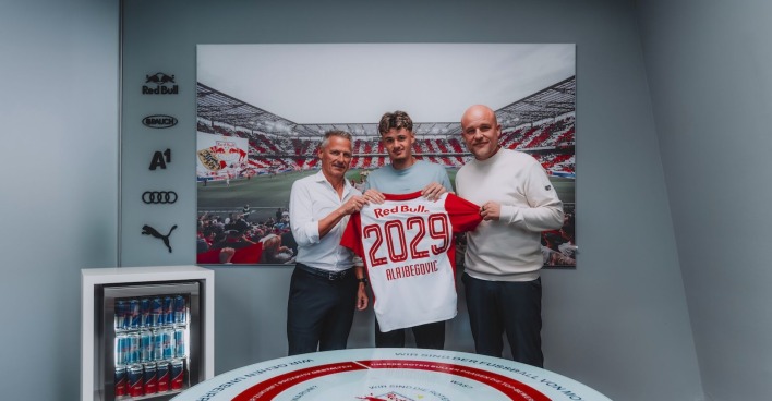 Der 18-Jährige verlängert bis Juni 2029 in Salzburg.