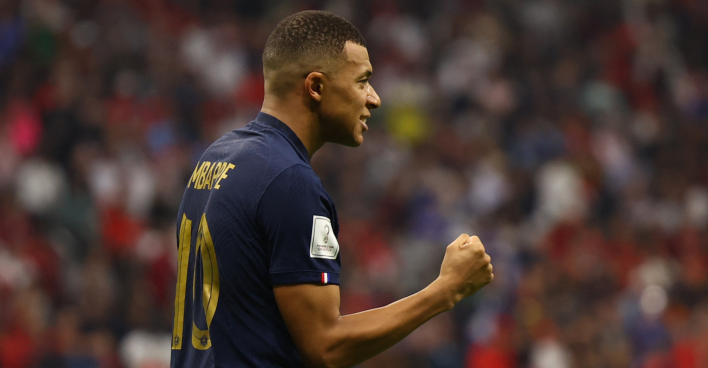 Mbappé gesteht, dass Geld für ihn mehr Probleme als Freude bringt.