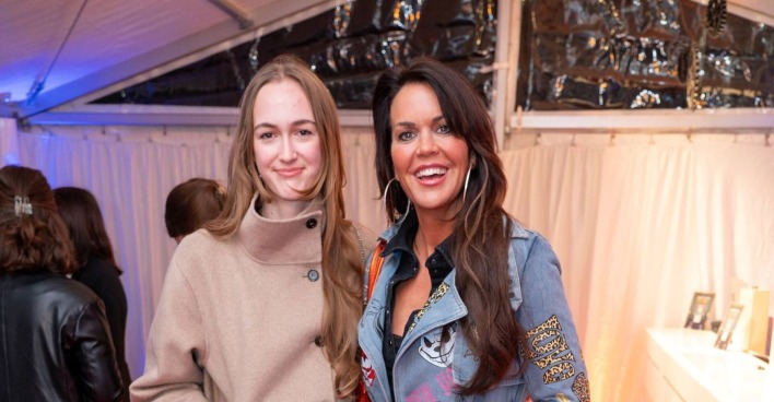 Martina Reuter und Tochter Rosalie auf einem Event