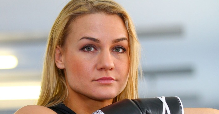 Boxerin Nicole Wesner mit ernstem Gesichtsausdruck
