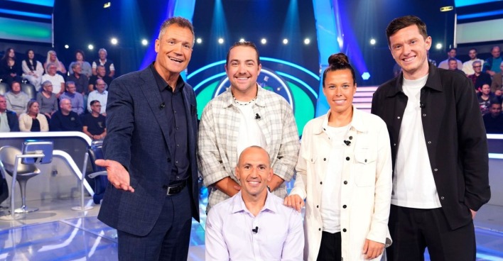 Im Bild: Armin Assinger, Valentin Bontus, Thomas Frühwirth, Nicole Billa, Michael Gregoritsch, am Set der Millionenshow in Köln (Deutschland)