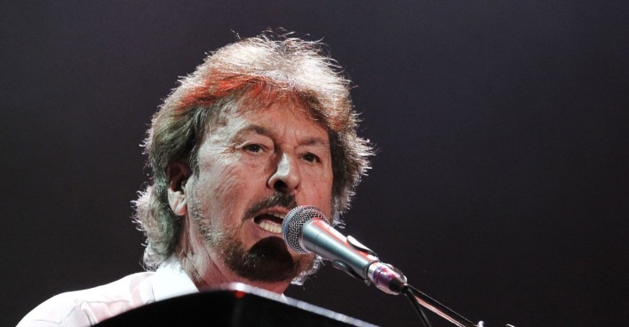 Der Gründer, Sänger und Musiker der Rockband Supertramp, Rick Davies, tritt am 18. Oktober 2010 im Rahmen der „70-10“-Tour zusammen mit mehreren Bandmitgliedern im Konzertsaal Bercy POPB in Paris auf