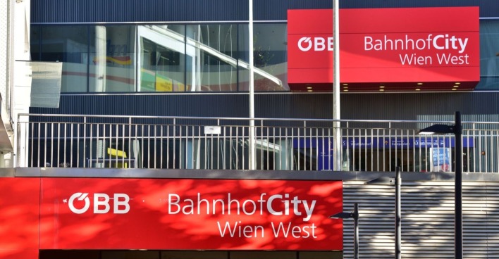 Außenansicht der Bahnhof-City Westbahnhof in Wien